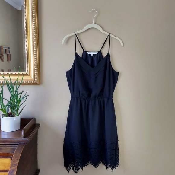 Cupcakes and Cashmere ‘Renee’ Black Lace Dress S - Picture 4 of 8